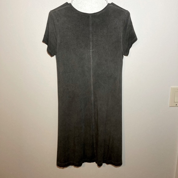 Fifteen Twenty Gray Short Sleeve Acid Wash Dress. Size XS - Picture 2 of 5